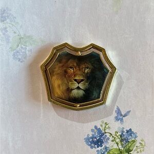 NARNIA DISNEY COLLECTABLE PIN